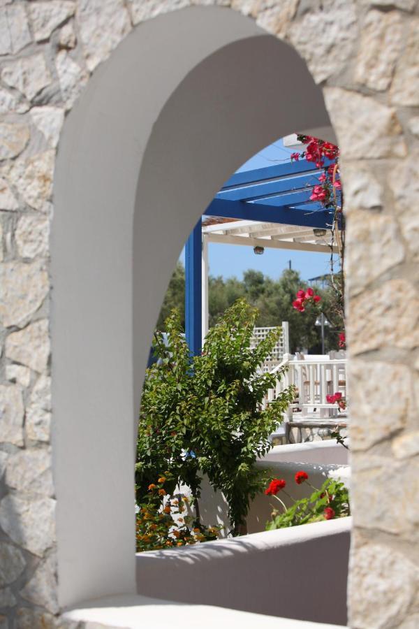 Paros Inn Logaras Eksteriør bilde